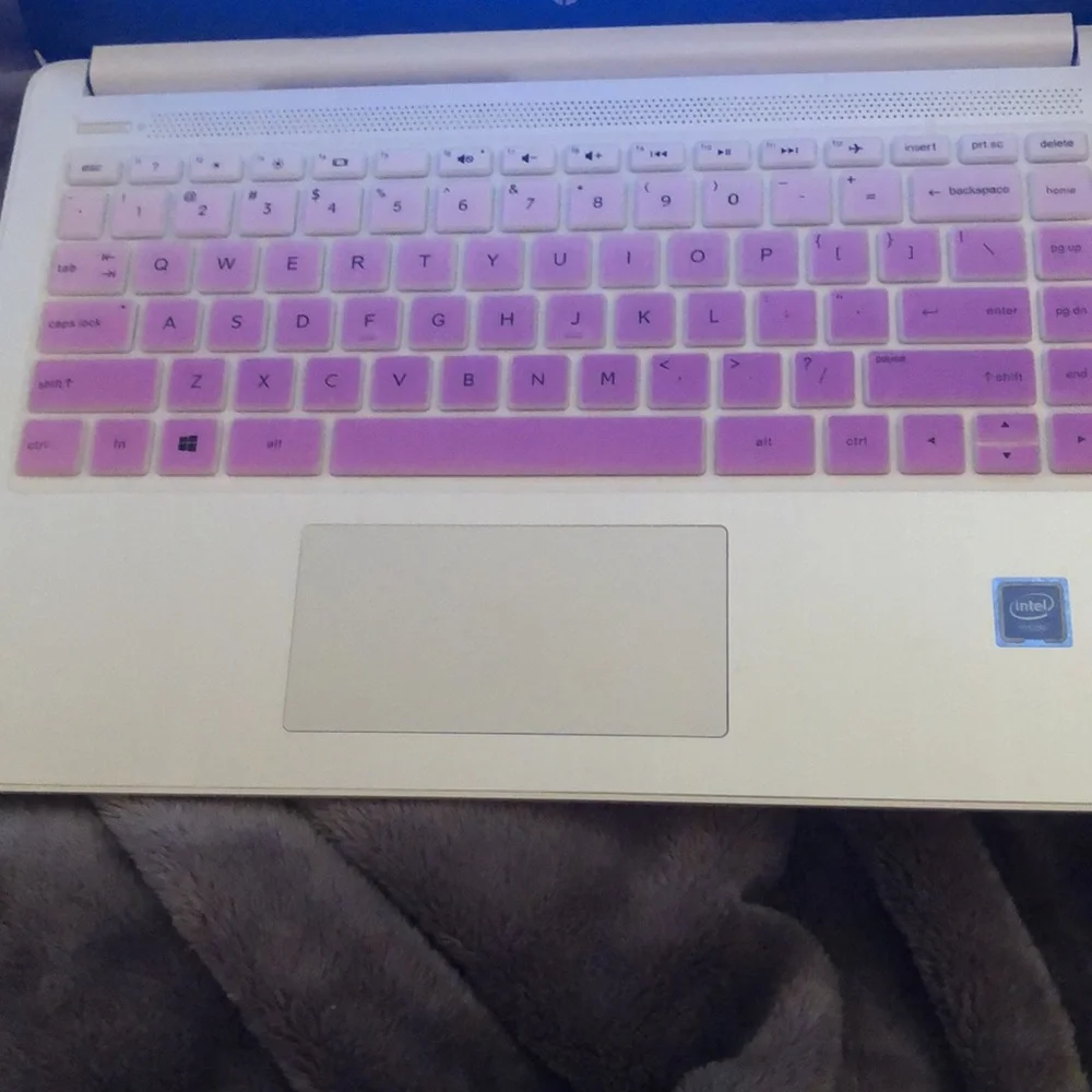 A 2021 HP 14inch Touchscreen laptop,white